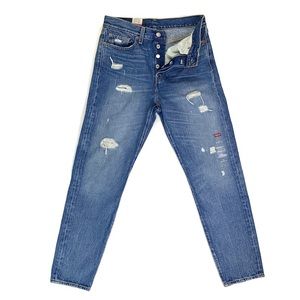 NWT Levi’s Wedgie High Rise Distressed Jeans
